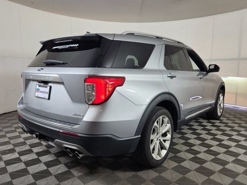 Used 2023 Ford Explorer Platinum w/ Technology Package AWD/4WD image 7