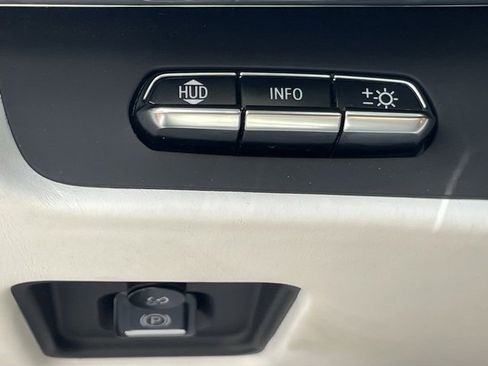 Used 2023 Chevrolet Corvette Stingray Premium Conv w/ Z51 Performance Package image 36