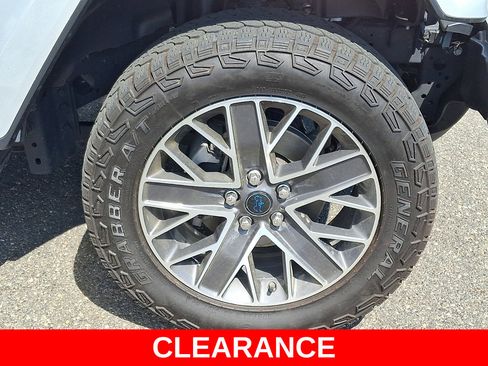 Used 2024 Jeep Wrangler High Altitude AWD/4WD image 8