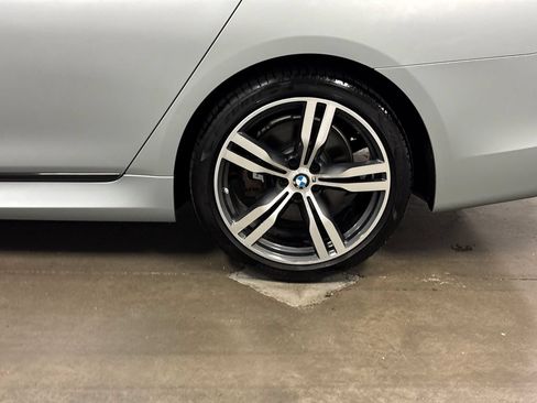 Used 2018 BMW 740i xDrive AWD/4WD image 14