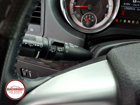 Used 2016 Dodge Grand Caravan SXT w/ Rear Park Assist Package FWD image 17