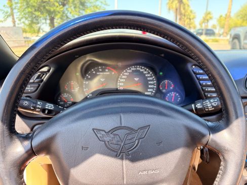 Used 2001 Chevrolet Corvette Convertible w/ Preferred Equipment Group2 RWD image 24