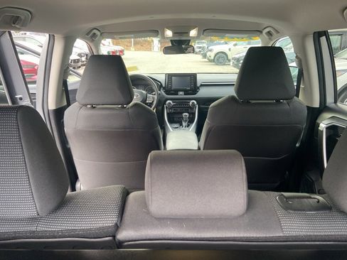 Used 2022 Toyota RAV4 LE image 16