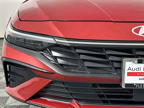 Used 2024 Hyundai Elantra Limited image 16