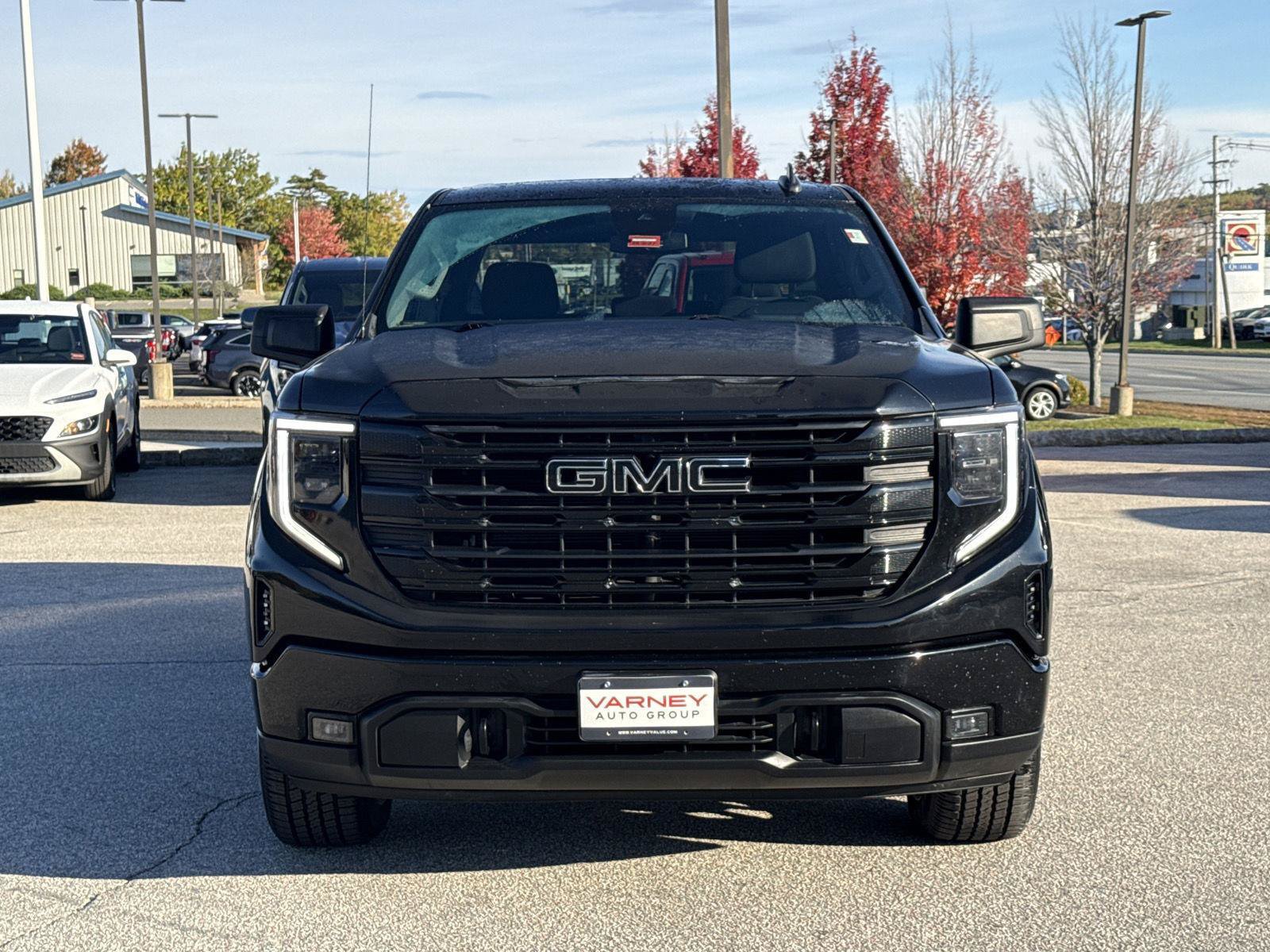 Used 2022 GMC Sierra 1500 Elevation w/ LPO, Elevation Black Package AWD/4WD image 2