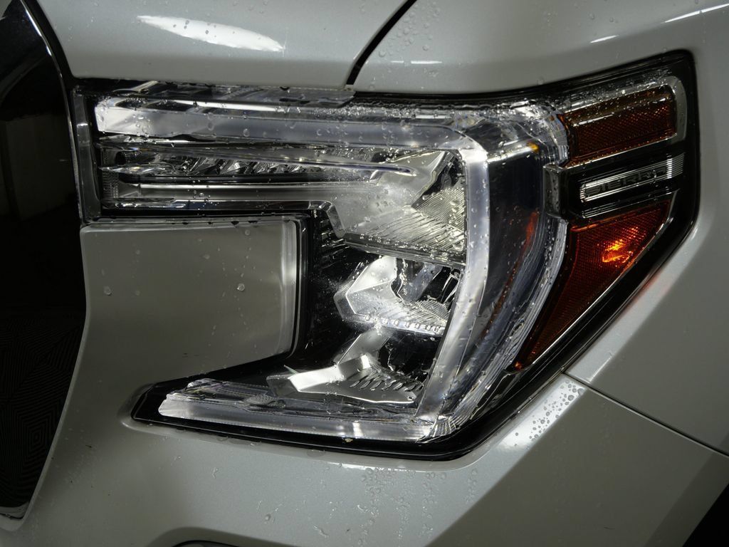 Used 2021 GMC Sierra 1500 Denali w/ Technology Package AWD/4WD image 9