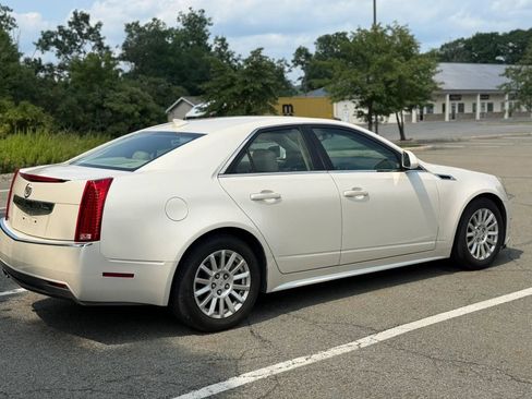Used 2011 Cadillac CTS Luxury RWD image 5
