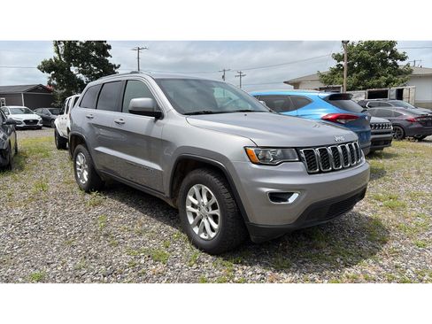 Used 2021 Jeep Grand Cherokee Laredo AWD/4WD image 2