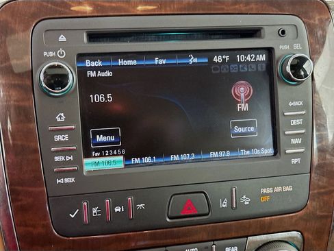 Used 2017 Buick Enclave Premium w/ Experience Buick Package image 19