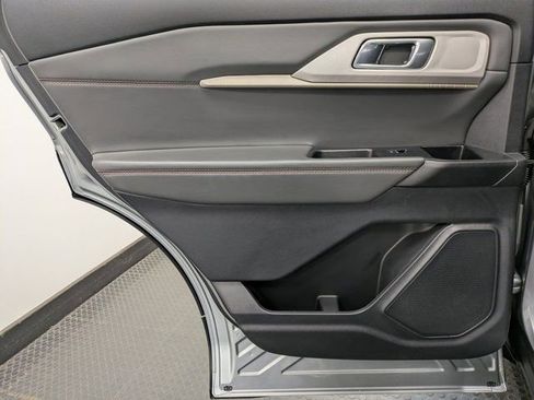 Certified 2025 Ford Explorer Active image 22