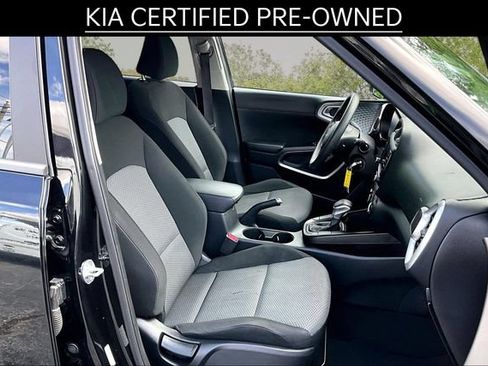Certified 2023 Kia Soul LX w/ LX Technology Package FWD image 7