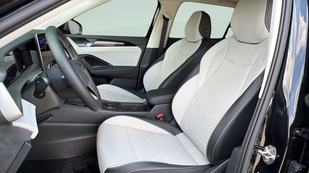 New 2026 Volkswagen Tiguan SE AWD/4WD image 32