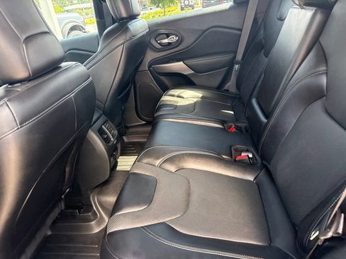 Used 2022 Jeep Cherokee Latitude Lux w/ Sun & Sound Group FWD image 27