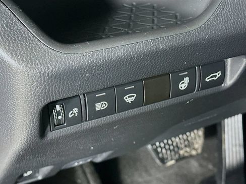 Used 2022 Toyota RAV4 XLE w/ Convenience Package AWD/4WD image 23