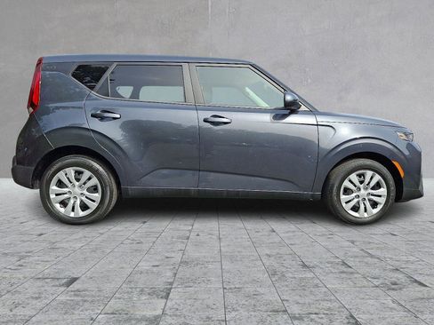 Used 2022 Kia Soul LX image 7