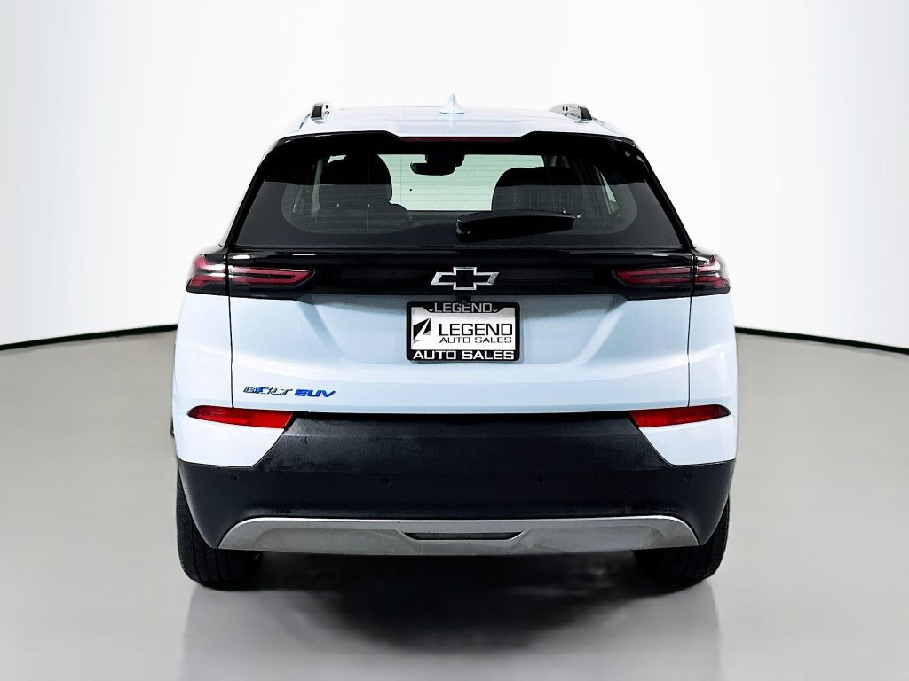 Used 2023 Chevrolet Bolt EUV Premier w/ Sun & Sound Package FWD image 7