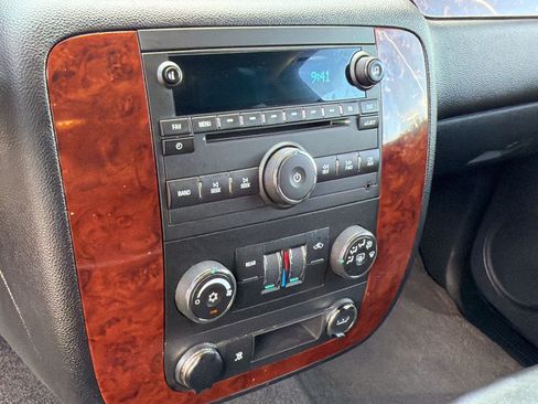 Certified 2011 Chevrolet Suburban LS RWD image 18