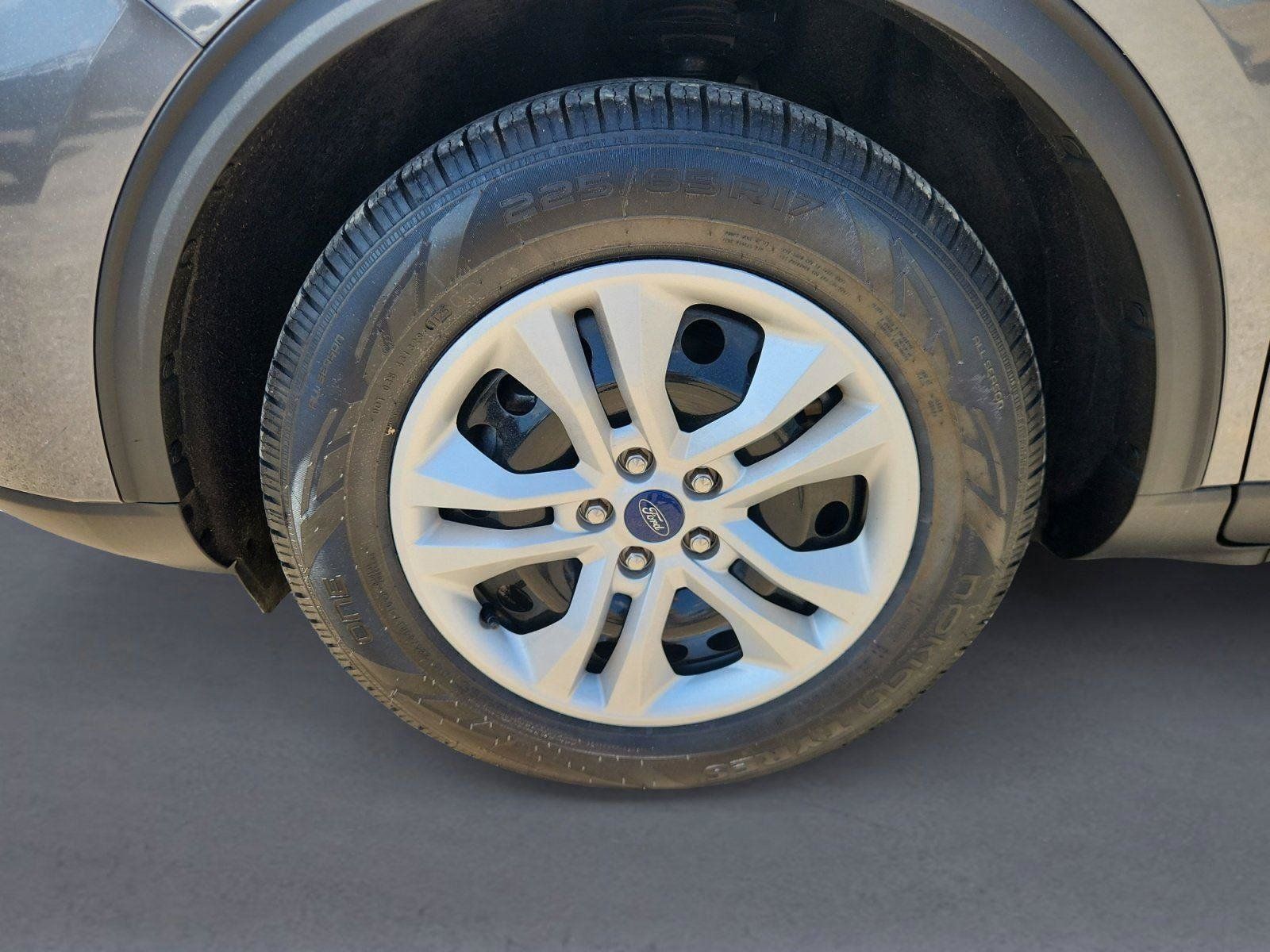 Used 2022 Ford Escape S AWD/4WD image 9