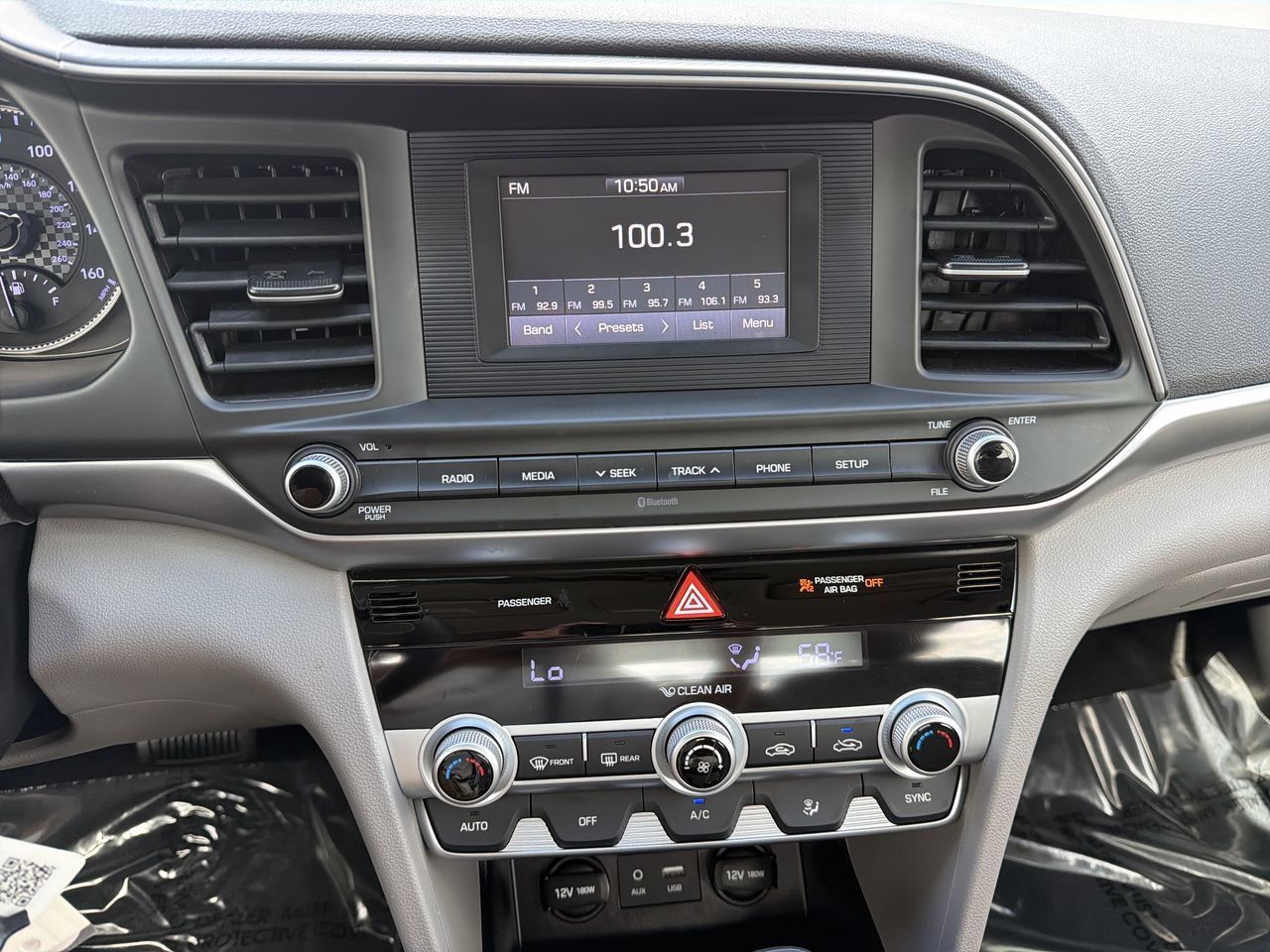 Used 2020 Hyundai Elantra SE FWD image 20