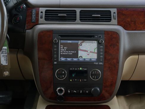 Used 2014 Chevrolet Tahoe LTZ RWD image 12