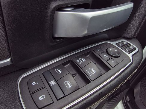 Used 2024 RAM 2500 Big Horn w/ Off Road Package image 12