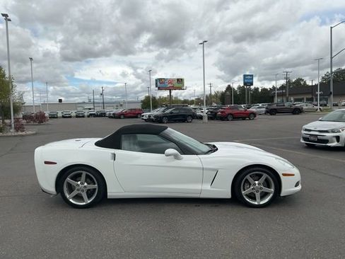 Used 2005 Chevrolet Corvette Convertible w/ Preferred Equipment Group RWD image 2