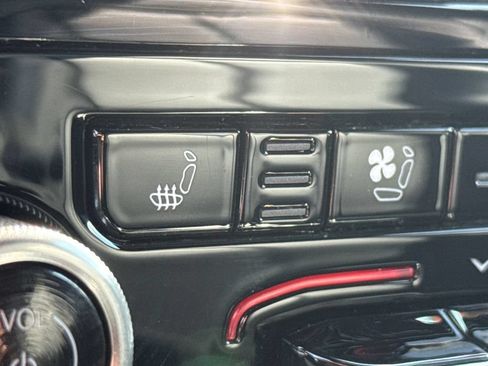 Used 2023 Jeep Grand Cherokee L Overland AWD/4WD image 14
