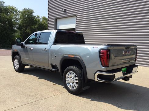 Used 2024 GMC Sierra 3500 SLT w/ SLT Premium Package AWD/4WD image 7