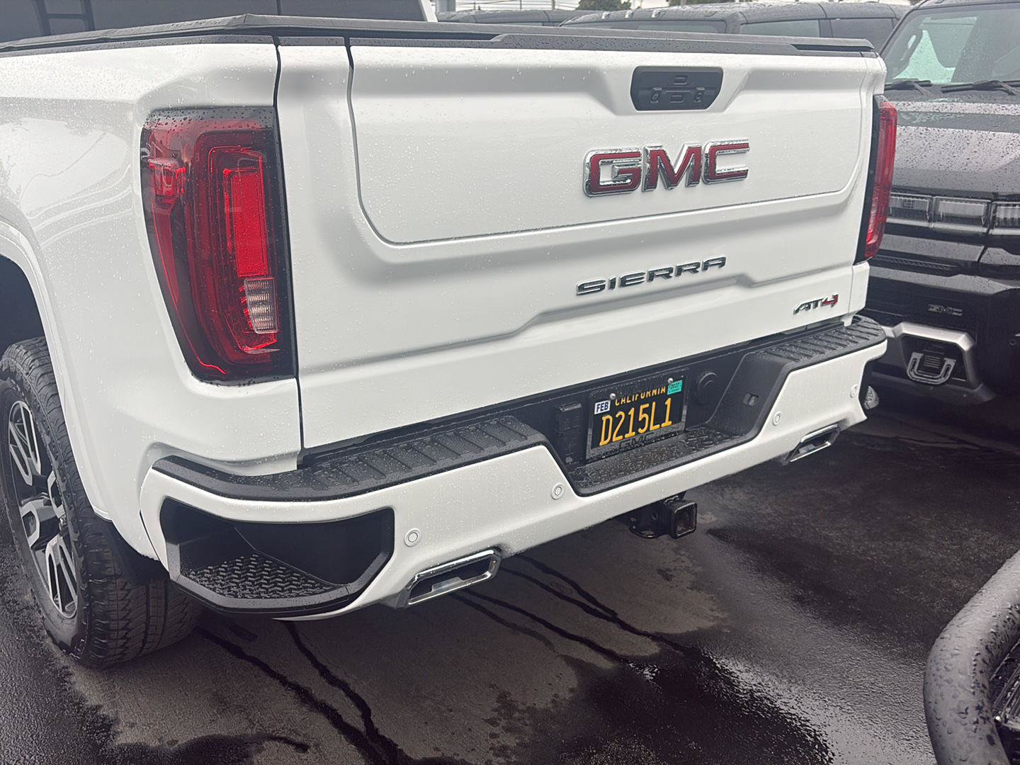 Used 2021 GMC Sierra 1500 AT4 w/ AT4 Premium Package AWD/4WD image 8