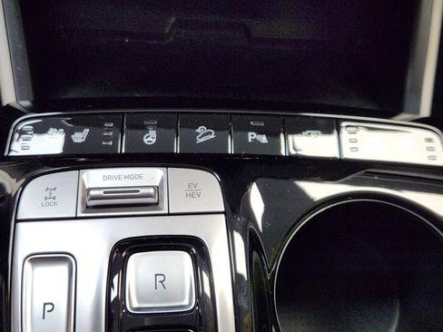 Used 2024 Hyundai Tucson Limited image 15