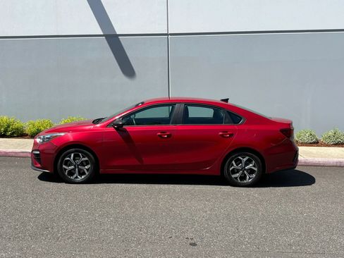 Used 2021 Kia Forte LXS FWD image 3
