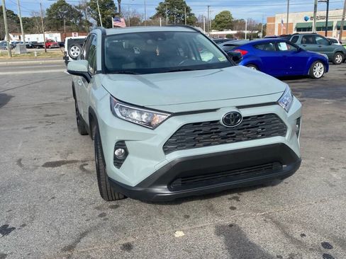 Used 2019 Toyota RAV4 XLE image 15