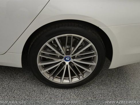 Used 2018 BMW 530e RWD image 47