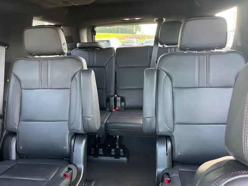 Used 2022 Chevrolet Tahoe RST w/ Sport Performance Package AWD/4WD image 13