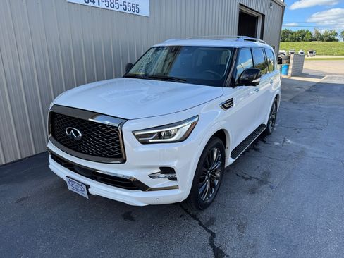 Used 2021 INFINITI QX80 Premium Select w/ All-Season Package image 2