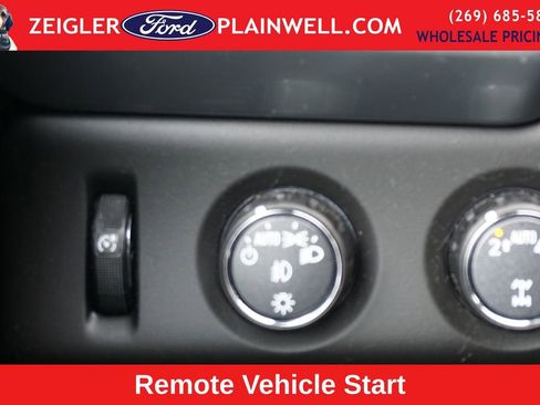 Used 2018 Chevrolet Tahoe Premier AWD/4WD image 31