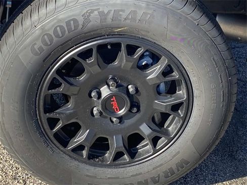 New 2025 Toyota Tacoma SR5 image 3