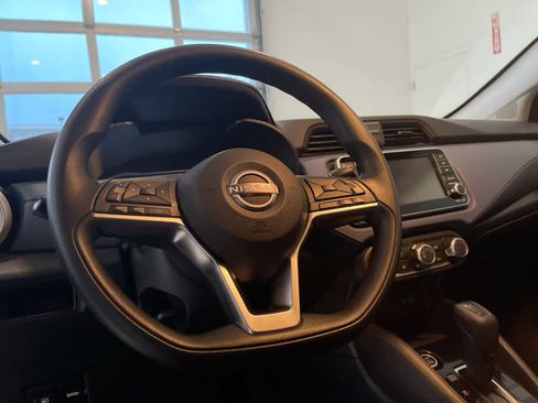 Used 2023 Nissan Versa SV image 14