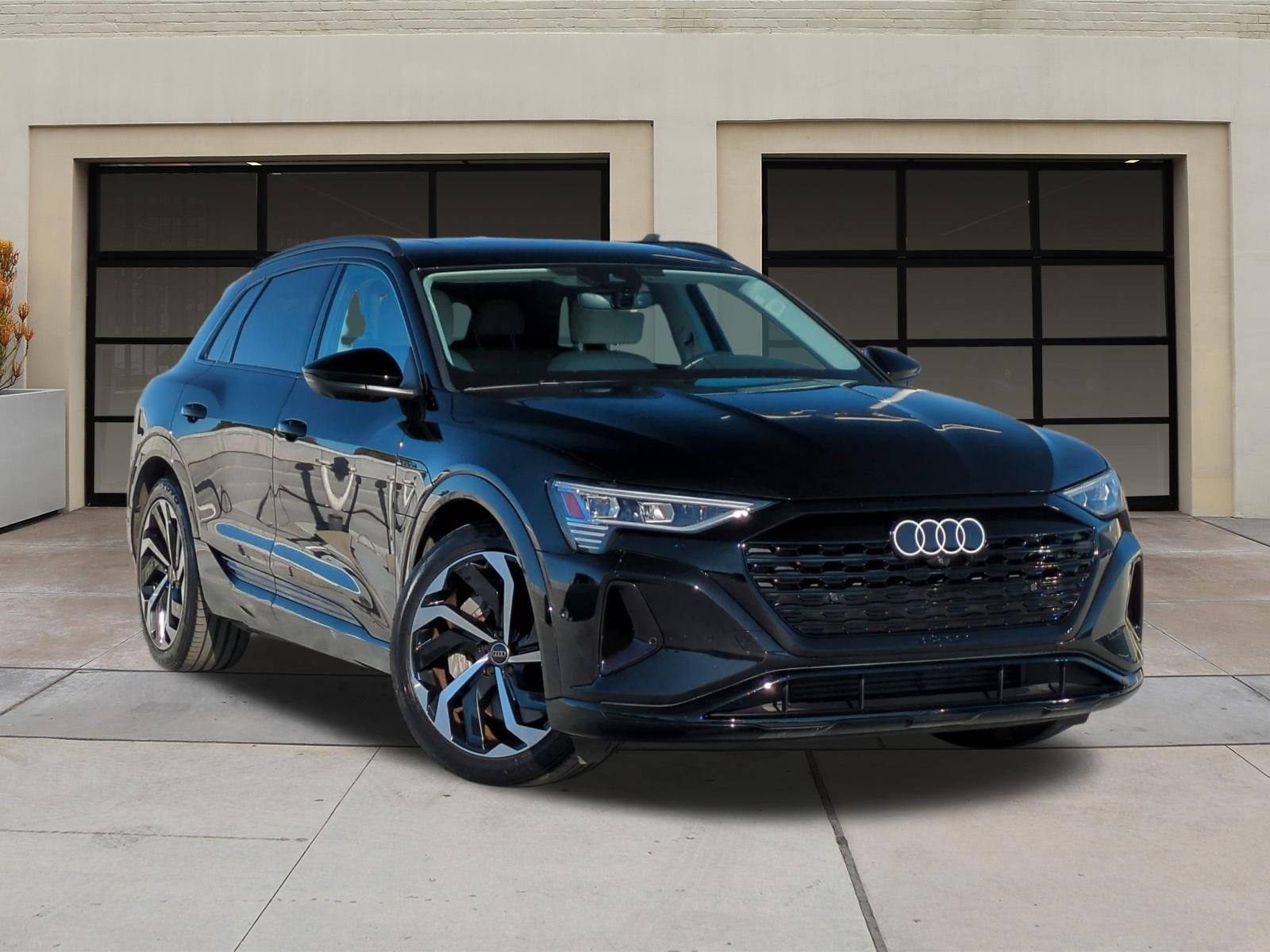 Used 2024 Audi Q8 e-tron Premium Plus w/ Premium Plus Package AWD/4WD image 32
