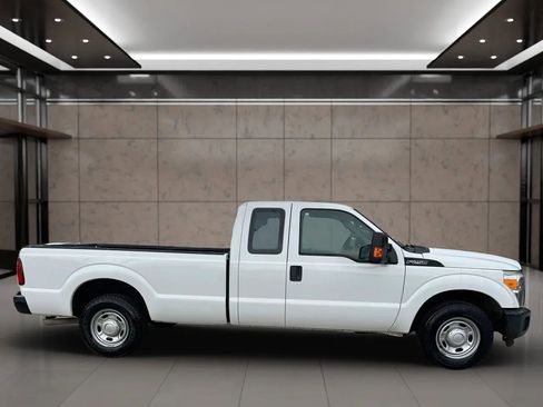 Used 2015 Ford F250 XL w/ Power Equipment Group RWD image 4