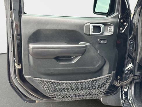 Used 2018 Jeep Wrangler Unlimited Sport S AWD/4WD image 18