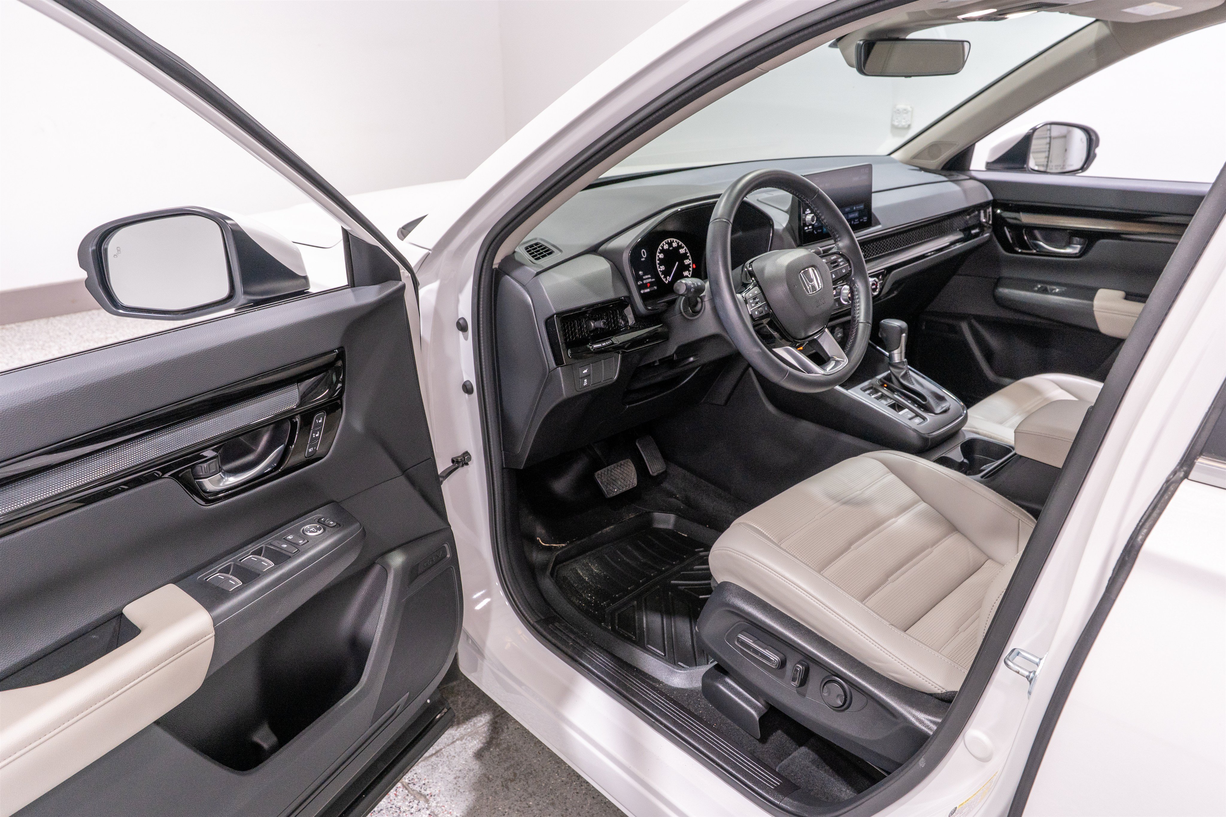 Used 2025 Honda CR-V EX-L image 12