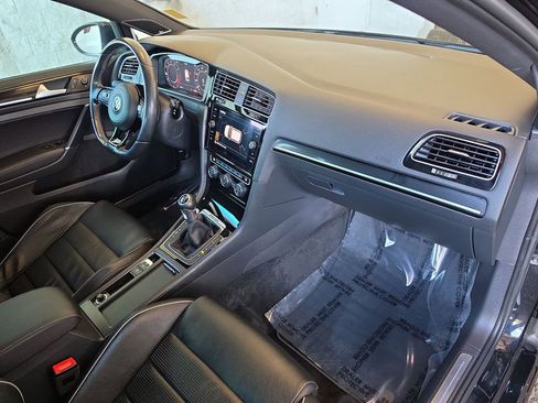 Used 2019 Volkswagen Golf R 4-Door image 32