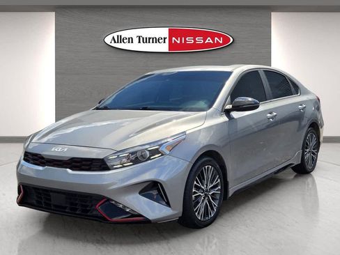Used 2024 Kia Forte GT-Line w/ GT-Line Premium Package FWD image 3