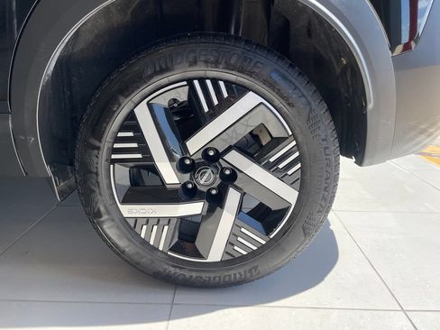 Certified 2025 Nissan Kicks SV FWD image 17