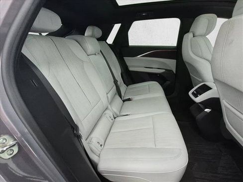Used 2024 Cadillac Lyriq Luxury AWD/4WD image 24
