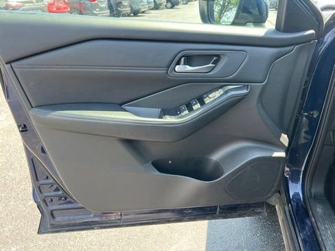 Used 2026 Nissan Rogue SL FWD image 26