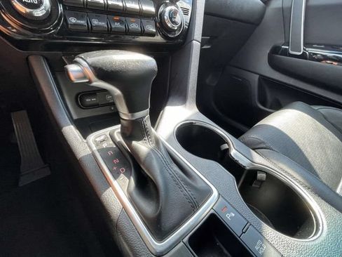Certified 2022 Kia Sportage EX w/ EX Technology Package FWD image 35