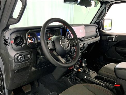 Used 2024 Jeep Wrangler Unlimited Rubicon w/ Convenience Group AWD/4WD image 14