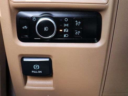 Used 2023 Ford F150 XLT RWD image 41